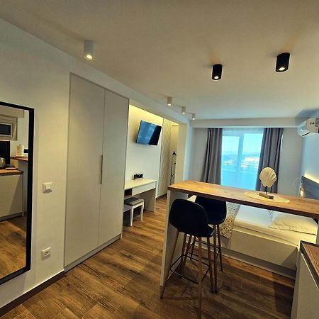 Apartmani Sole Макарска Екстериор снимка