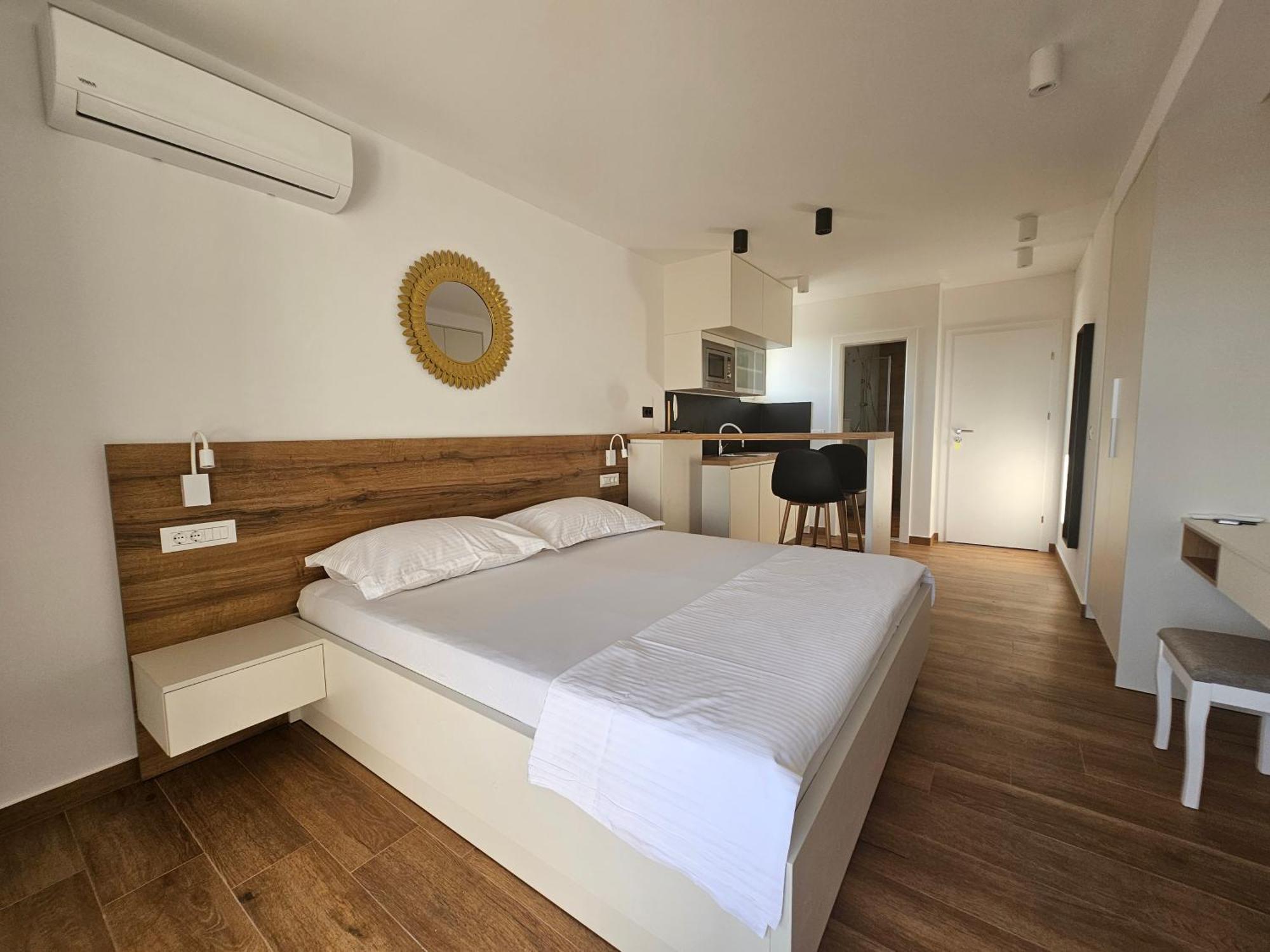 Apartmani Sole Макарска Екстериор снимка