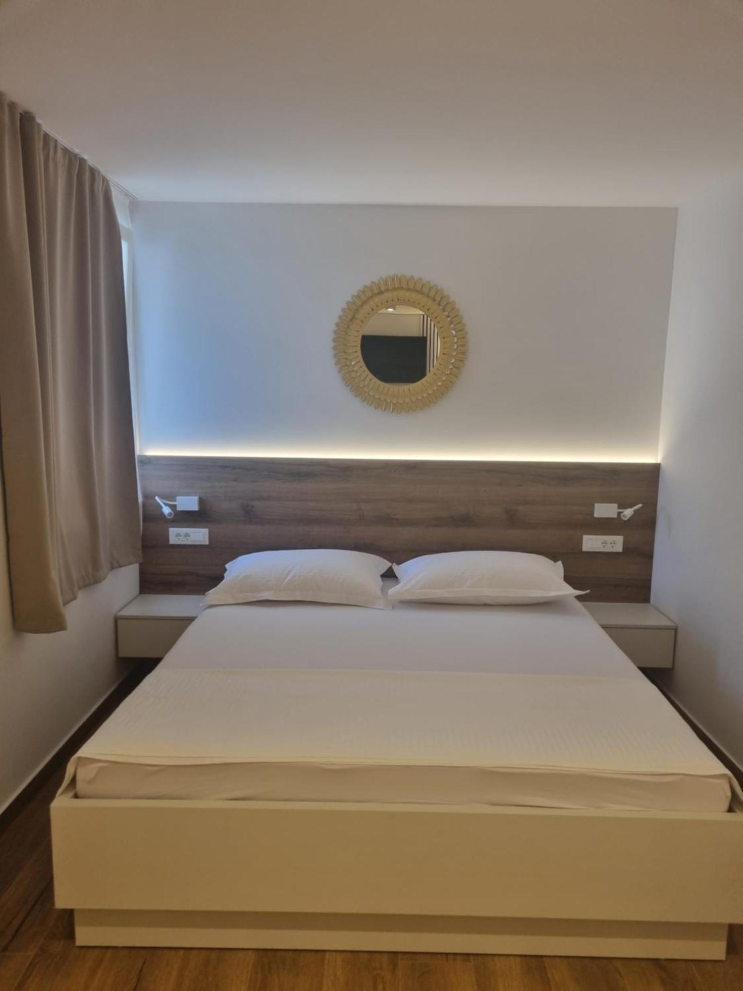 Apartmani Sole Макарска Екстериор снимка