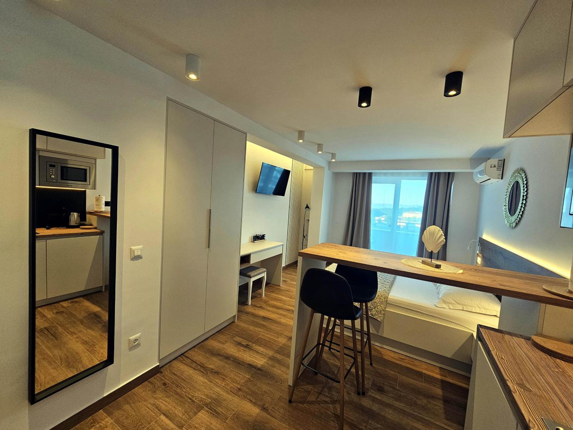 Apartmani Sole Макарска Екстериор снимка