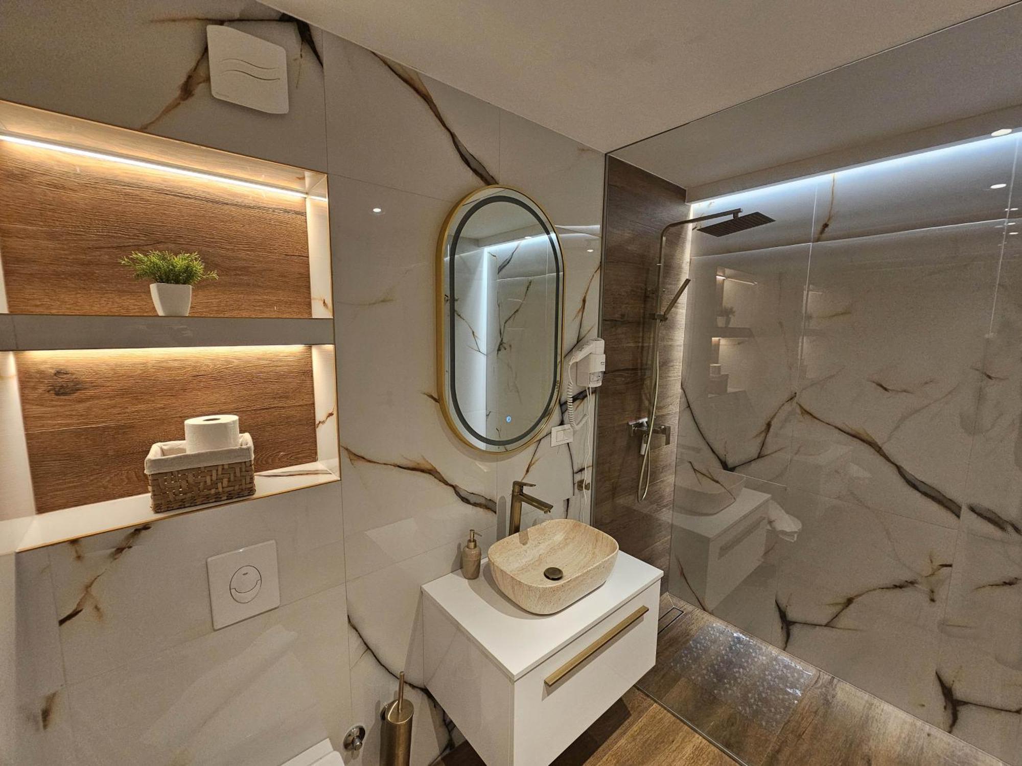 Apartmani Sole Макарска Екстериор снимка