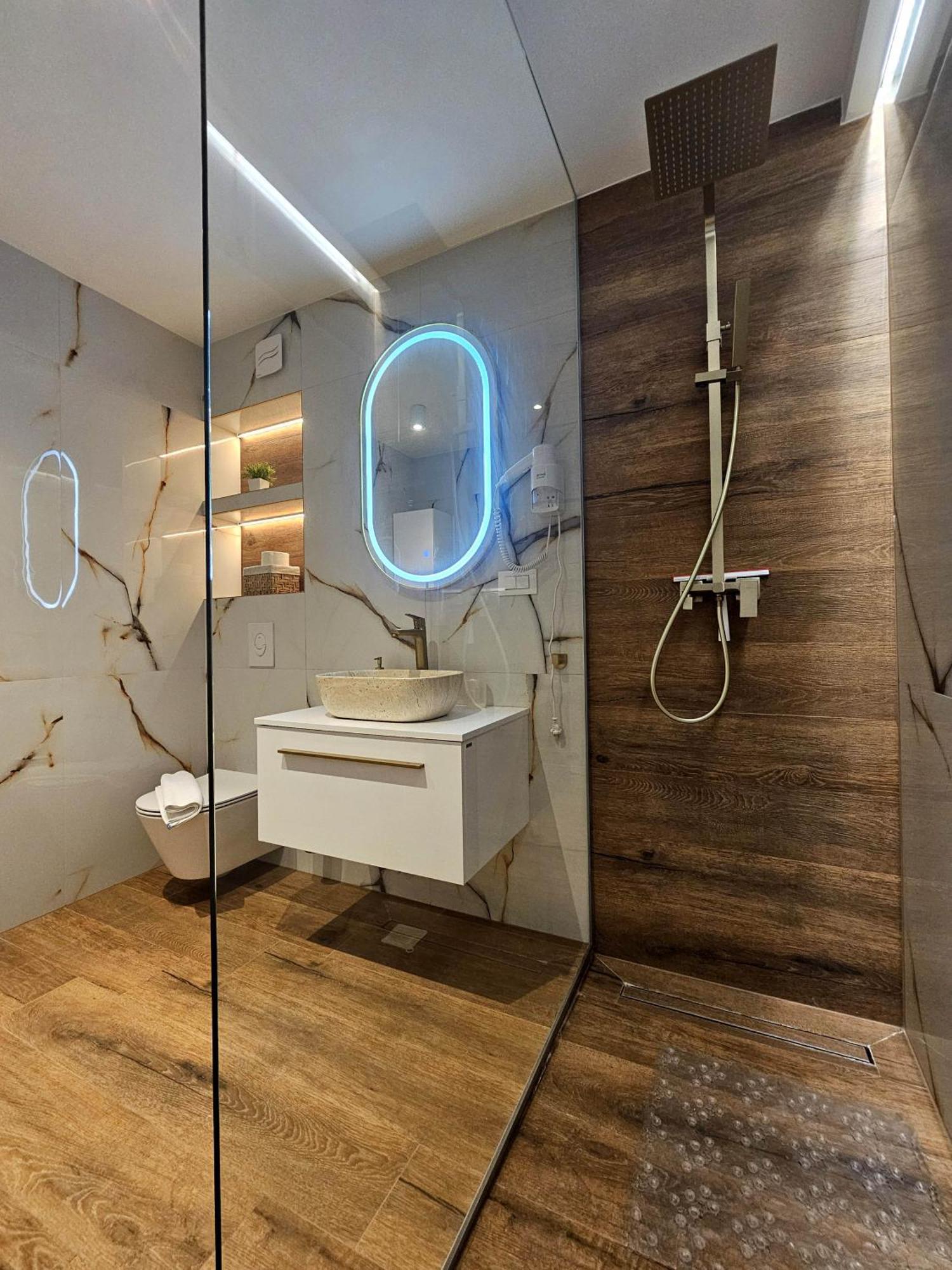 Apartmani Sole Макарска Екстериор снимка